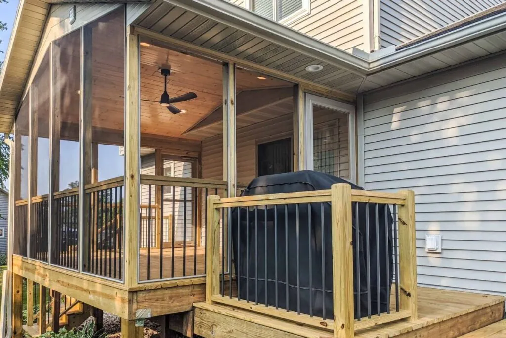 Screened-in Porch on Deck Design