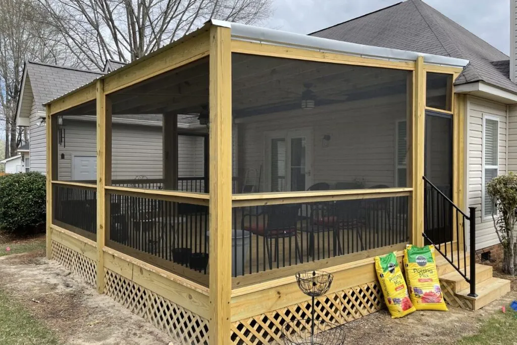 Benefits of Building a Screened in Porch on an Existing Deck